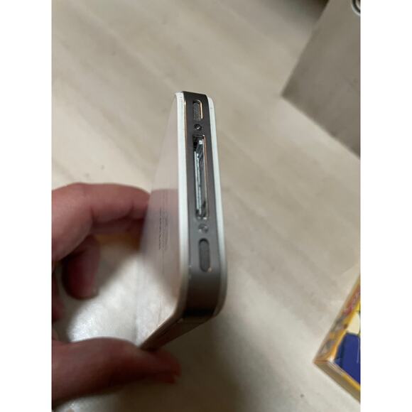 Apple iPhone4s a1387 16 GB White Unlocked Reset boxed Model MD277LL/A cell phone - Picture 9 of 16